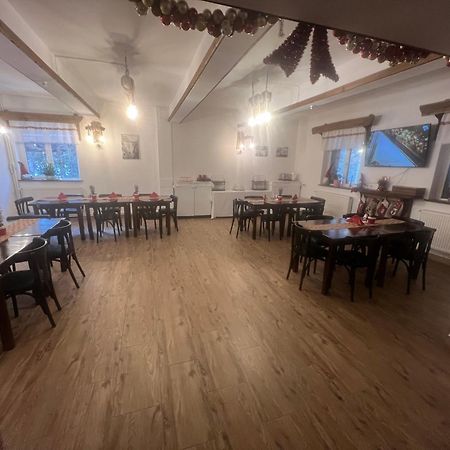 Barlogul Din Vidraru Hotel Curtea de Argeş Buitenkant foto
